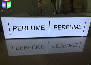 Chine Cadre d'affiche allumé par caisson lumineux Frameless de l'aluminium LED pour le signe de parfum fournisseur